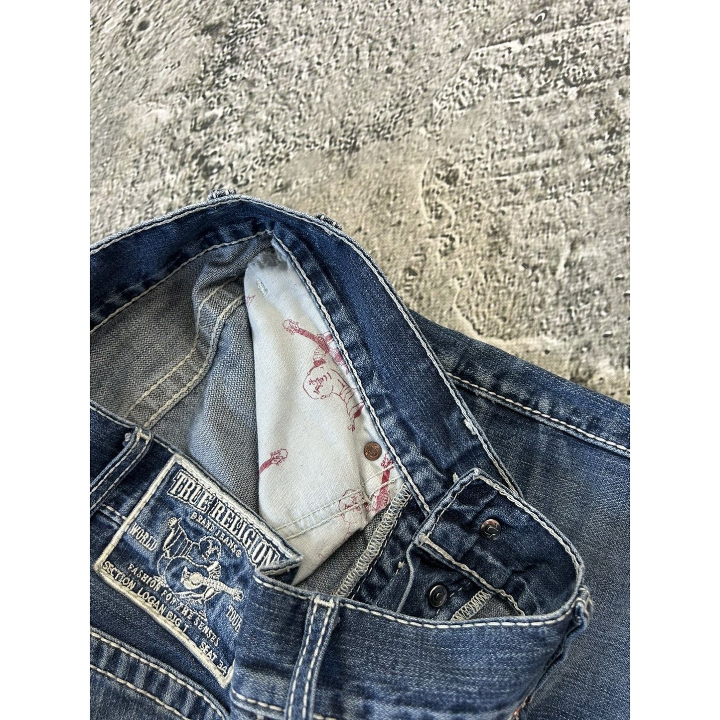 True Religion blue jeans white thick stitching Y2K