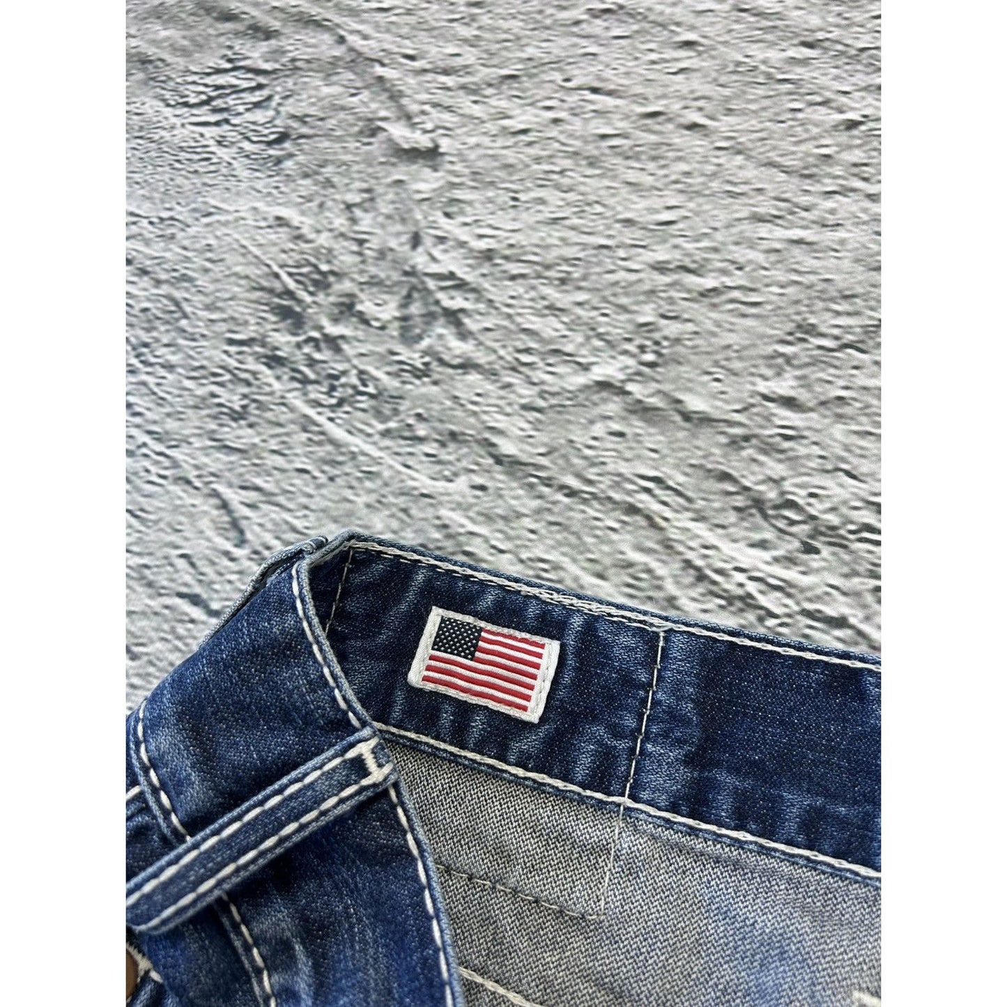 True Religion blue jeans white thick stitching Logan Y2K