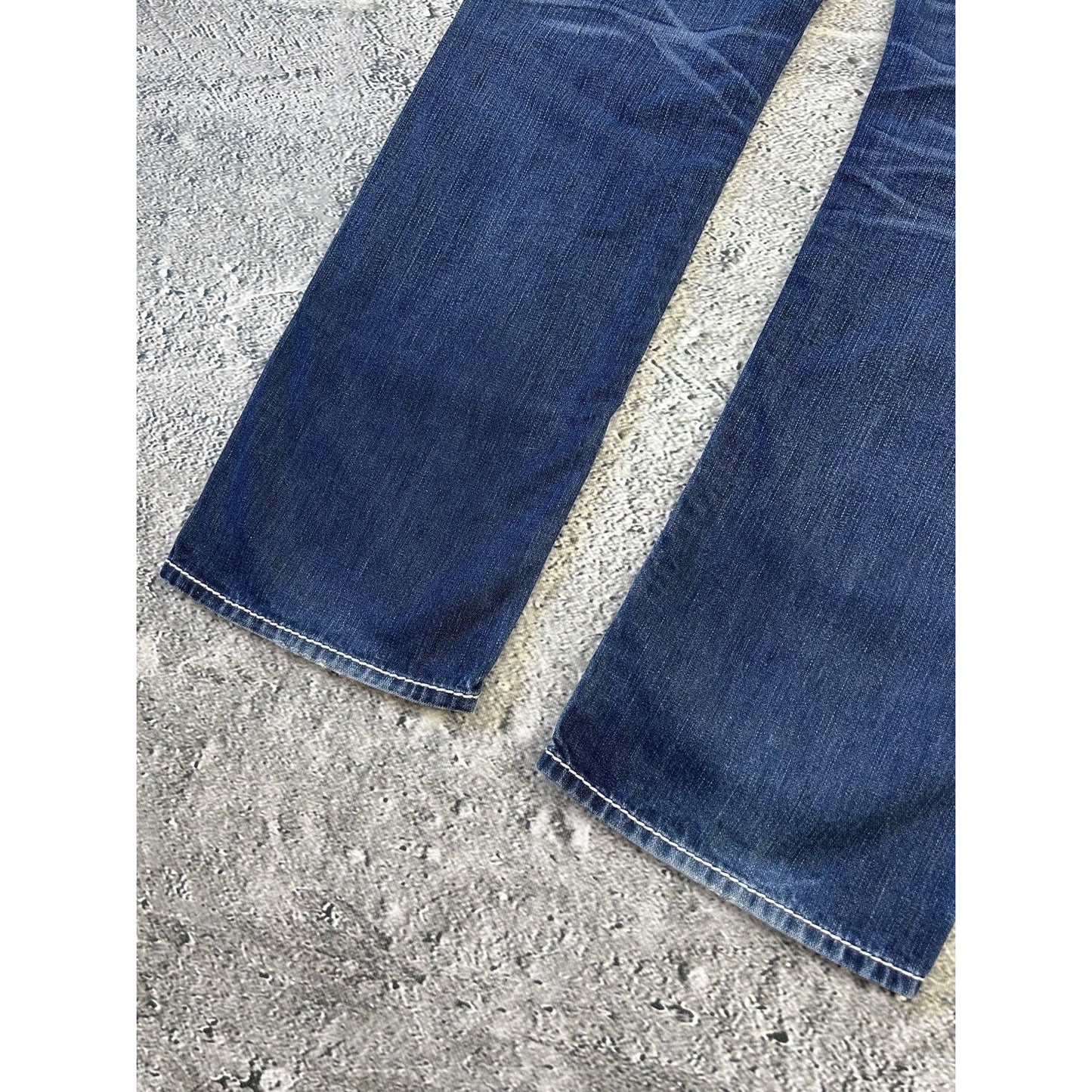 True Religion blue jeans white thick stitching Logan Y2K