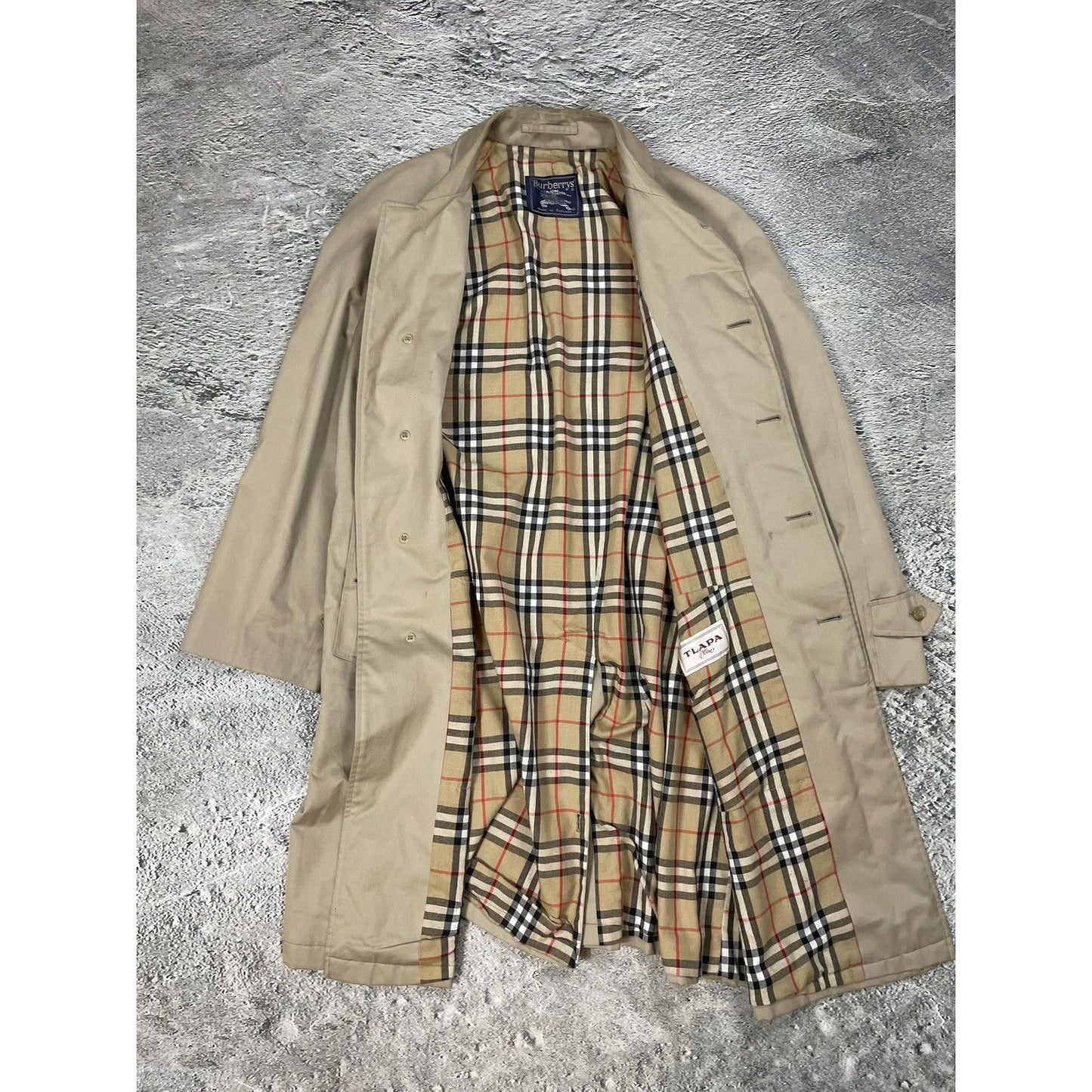 Burberrys trench coat beige wool lining vintage nova check