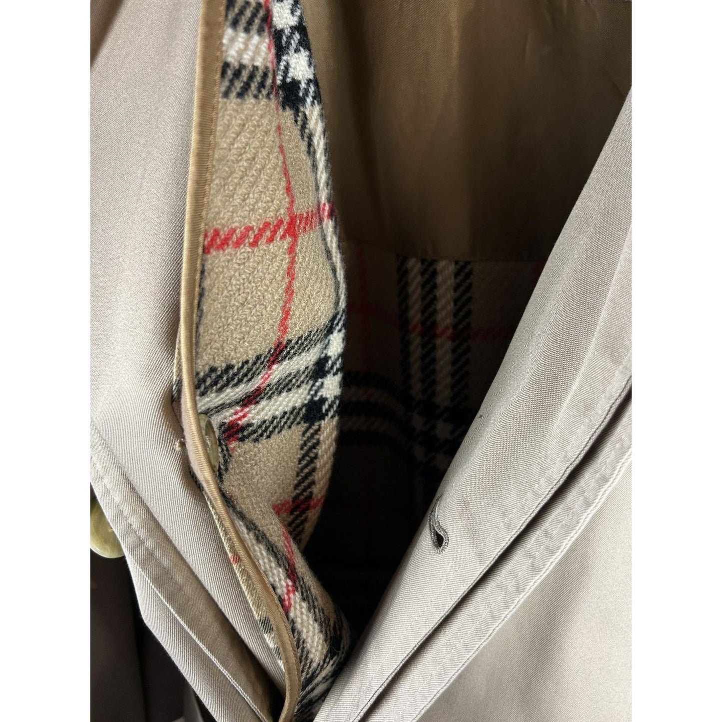 Burberrys trench coat beige wool lining vintage nova check