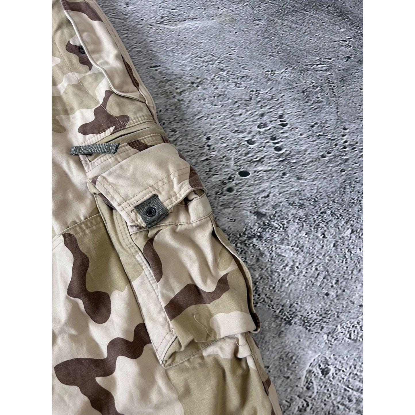 Molecule vintage cargo shorts camo utility military