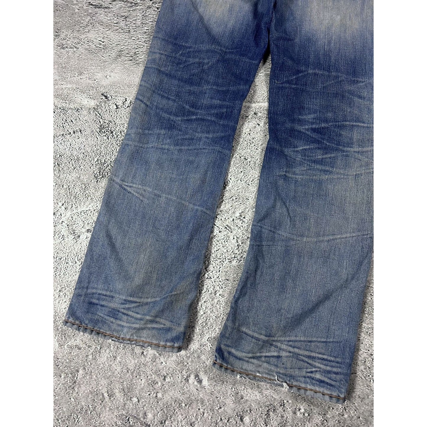 True Religion Blue jeans white thick stitching Bobby