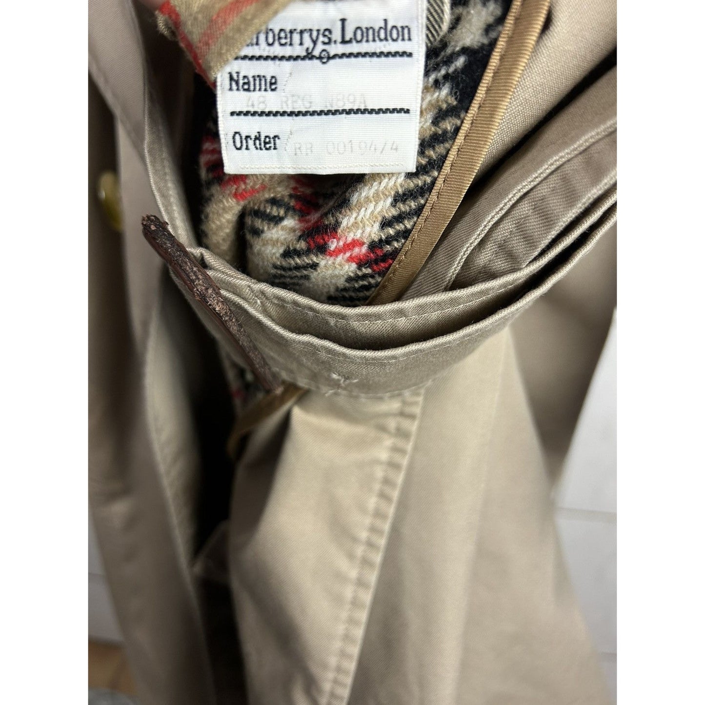 Burberrys trench coat beige wool lining vintage nova check
