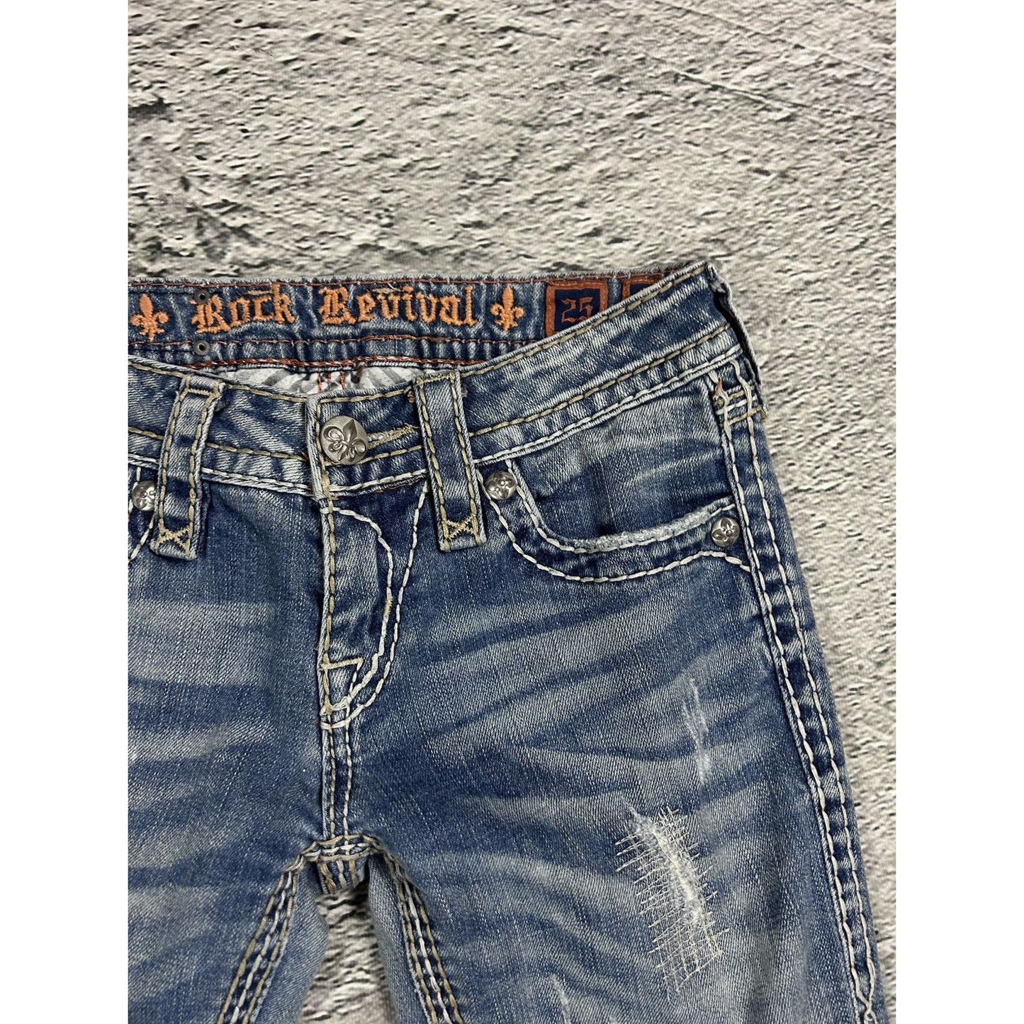Rock Revival vintage light jeans leather patch Y2K flared