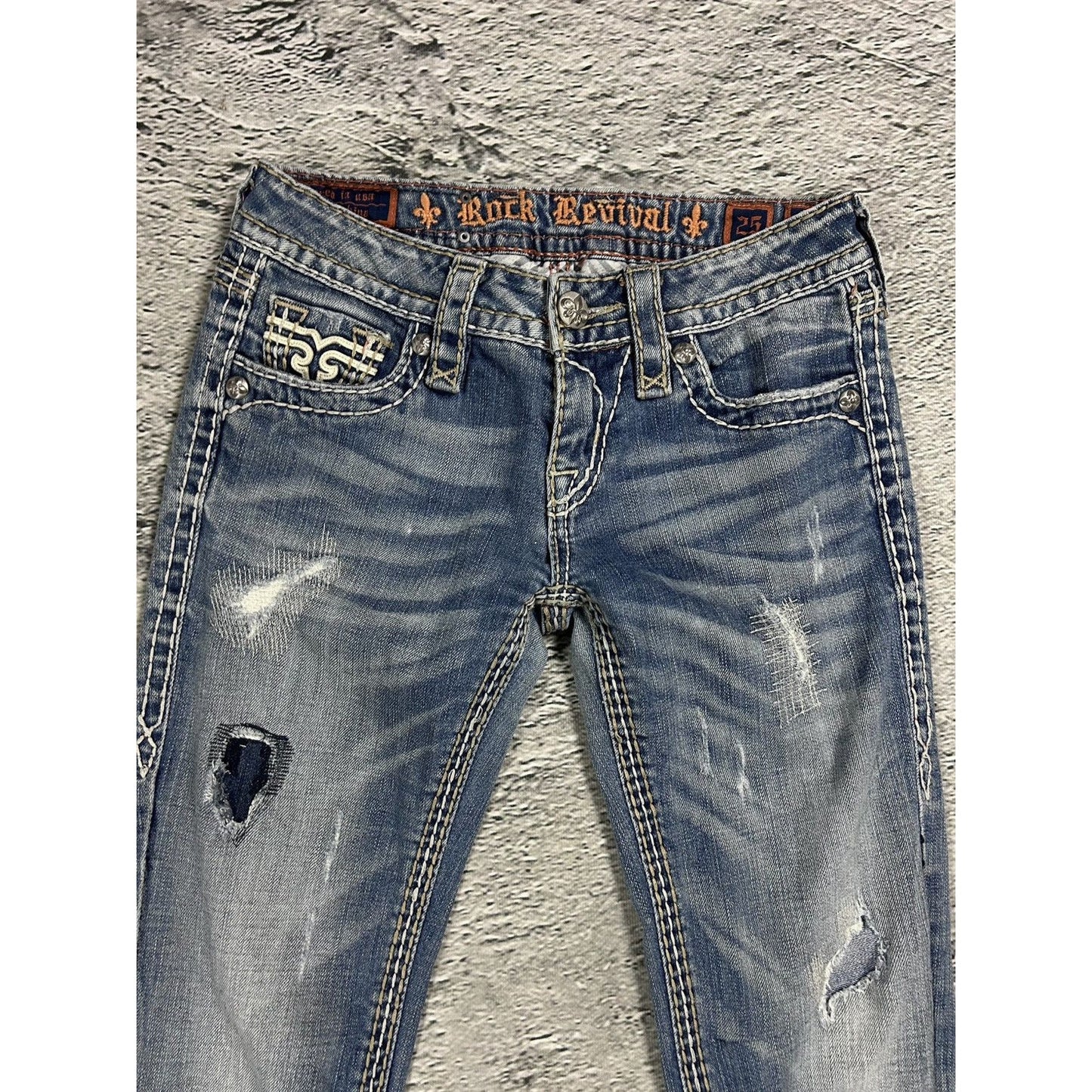 Rock Revival vintage light jeans leather patch Y2K flared
