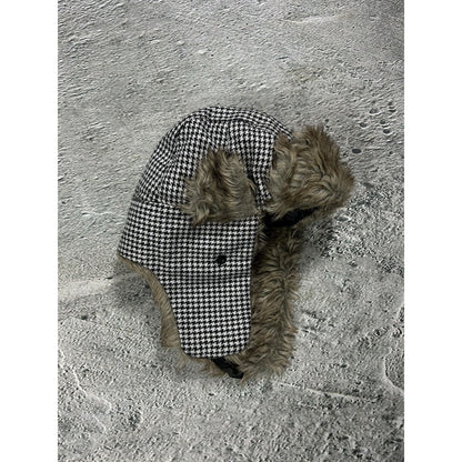 Vintage ushanka trooper hat black white with fur