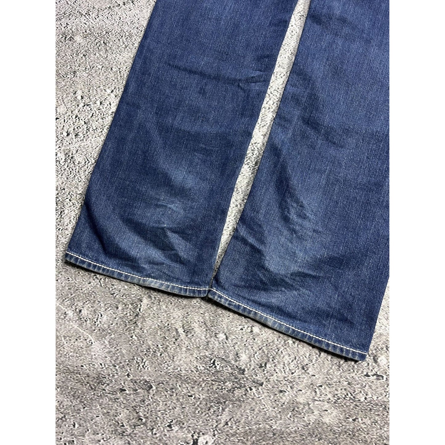 True Religion blue jeans white thick stitching Jack Big QT