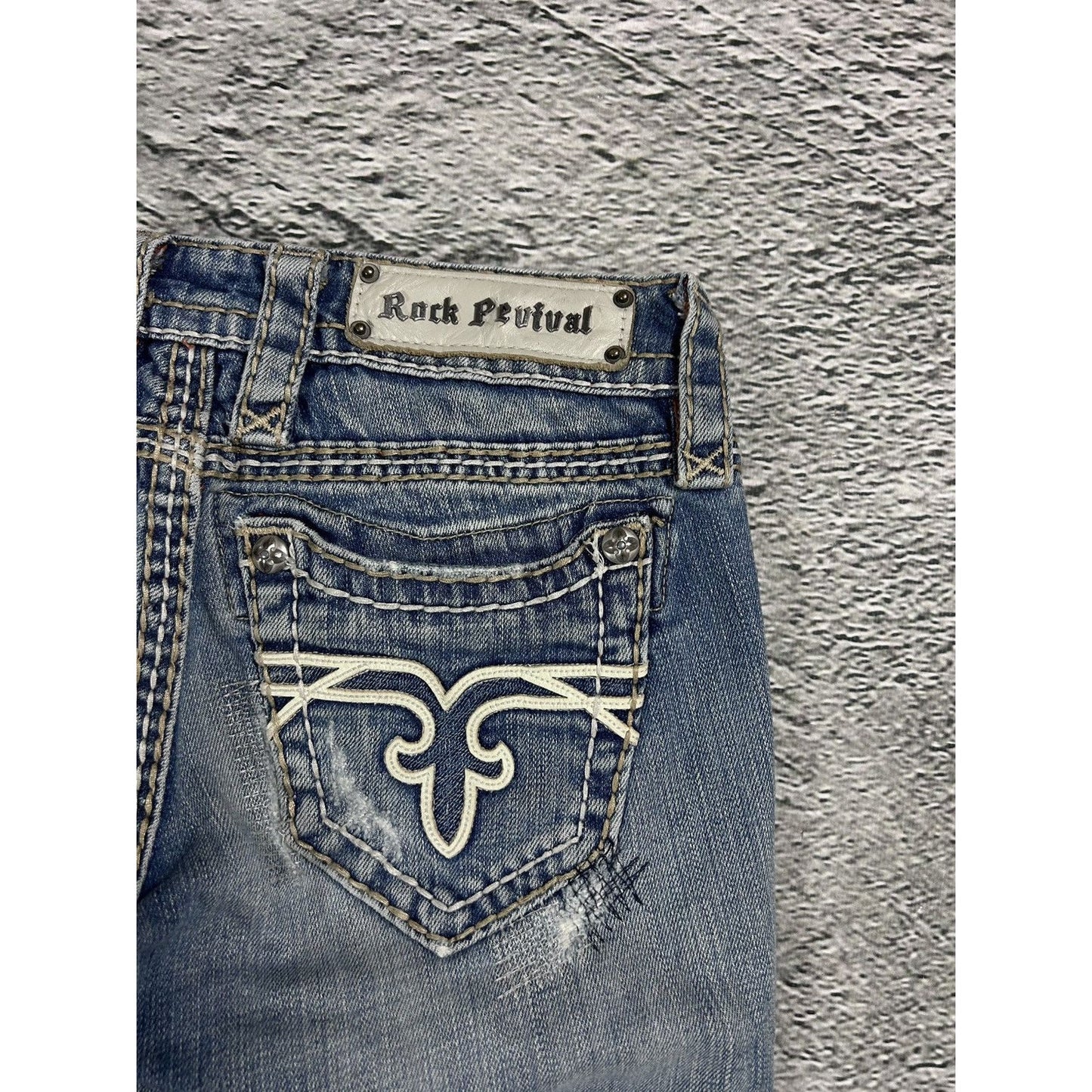Rock Revival vintage light jeans leather patch Y2K flared