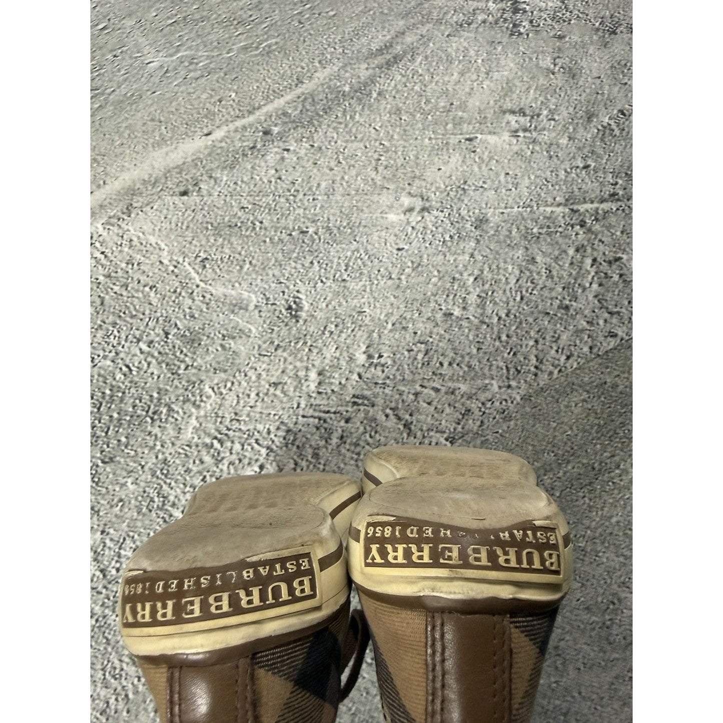 Burberry canvas low shoes Nova Check beige