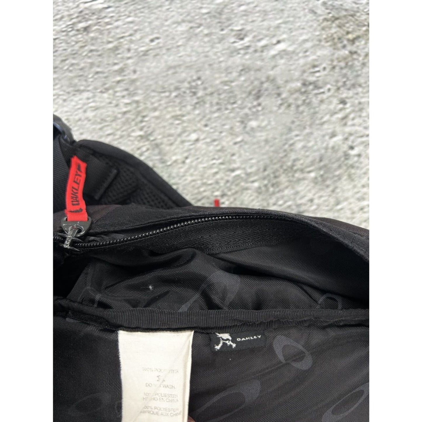 Oakley fifty-pack backpack black red Y2K tactical vintage
