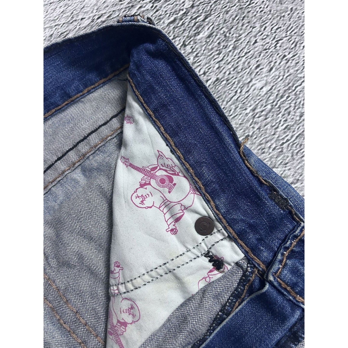 True Religion Blue jeans white thick stitching Bobby