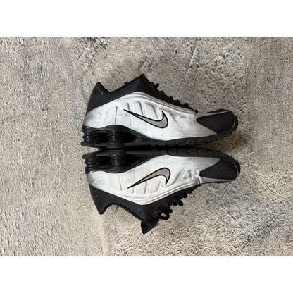 Nike Shox R4 sneakers black silver street shoes low