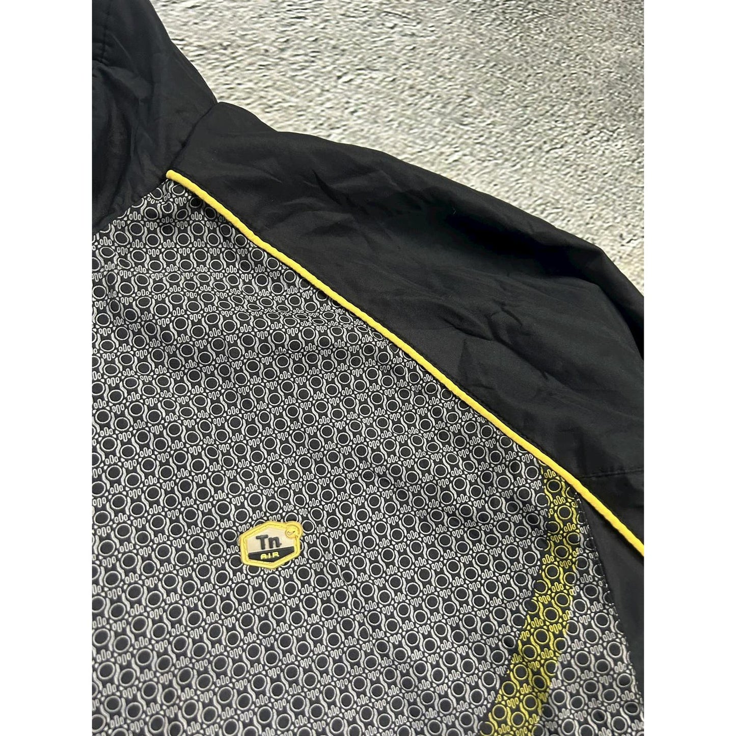 Nike TN track jacket nylon vintage drill Y2K black yellow