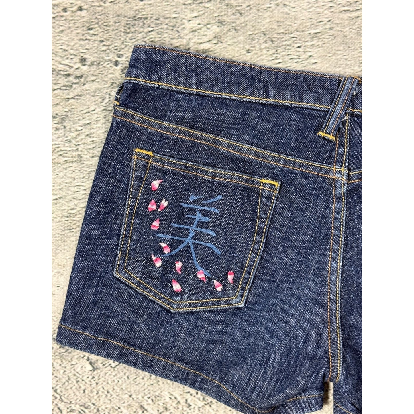 Evisu mini shorts flowers logo vintage jeans jorts sample