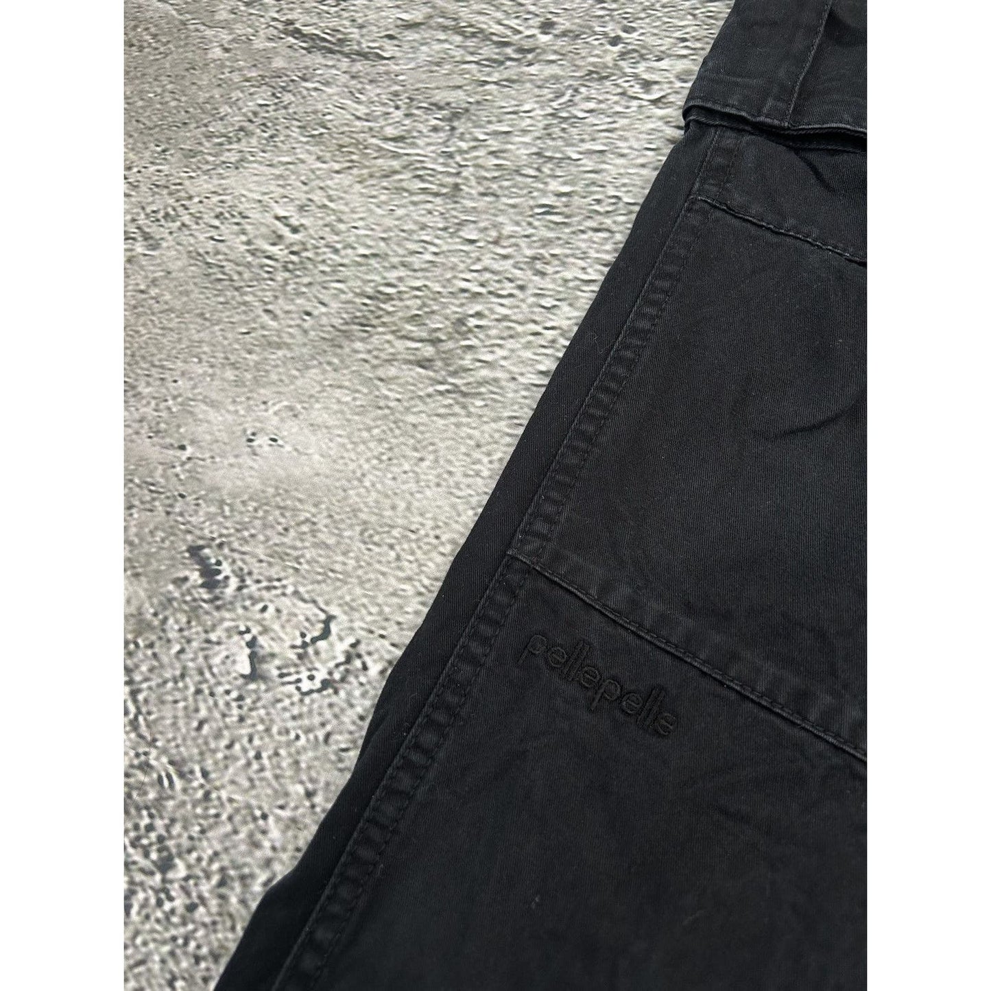 Pelle Pelle vintage black cargo pants small logo Y2K