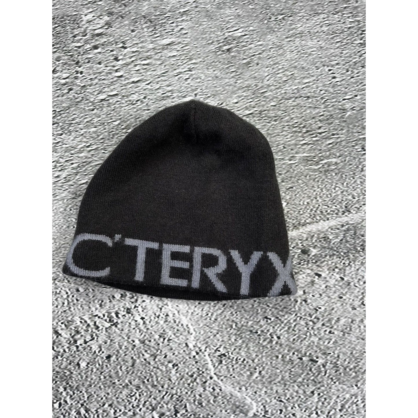 Arc’teryx beanie big logo Y2K brown / grey