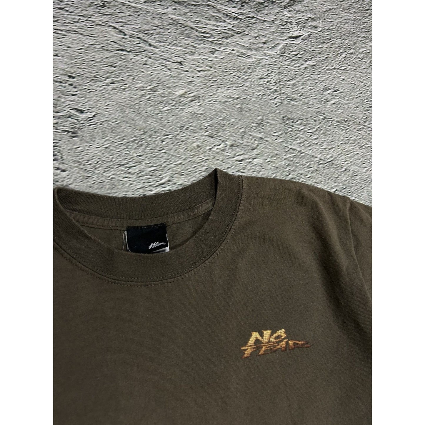 No Fear t-shirt vintage Y2K brown big logo