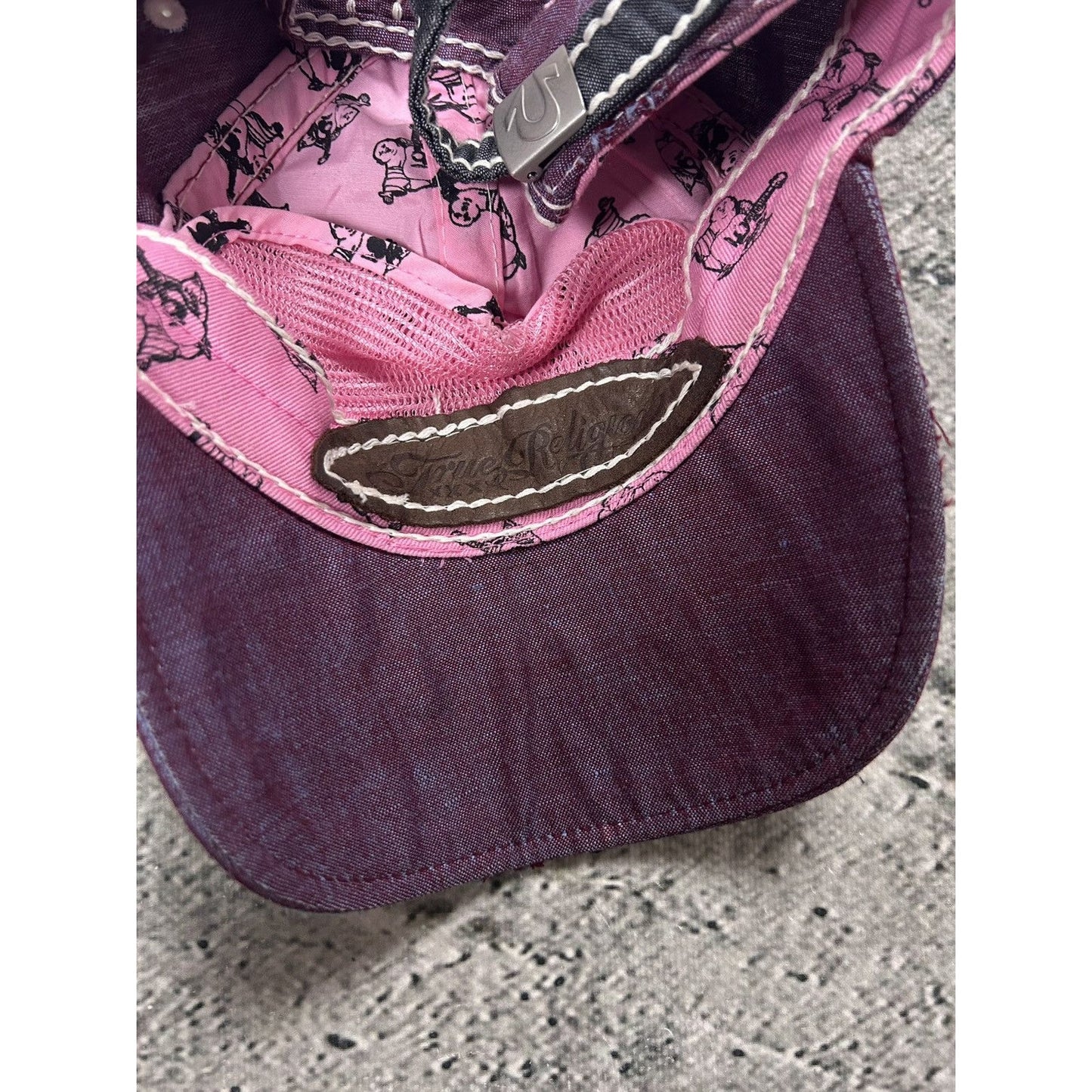 True Religion hat vintage red cap studded big logo horseshoe