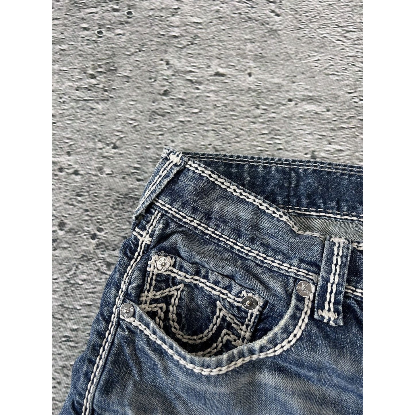 True Religion blue jeans white thick stitching straight Y2K