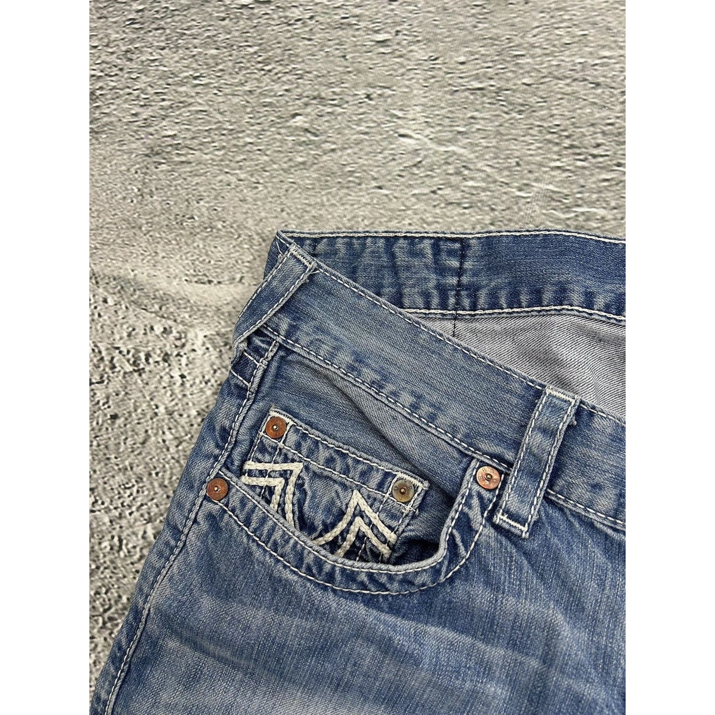 True Religion blue jeans white thick stitching straight Y2K