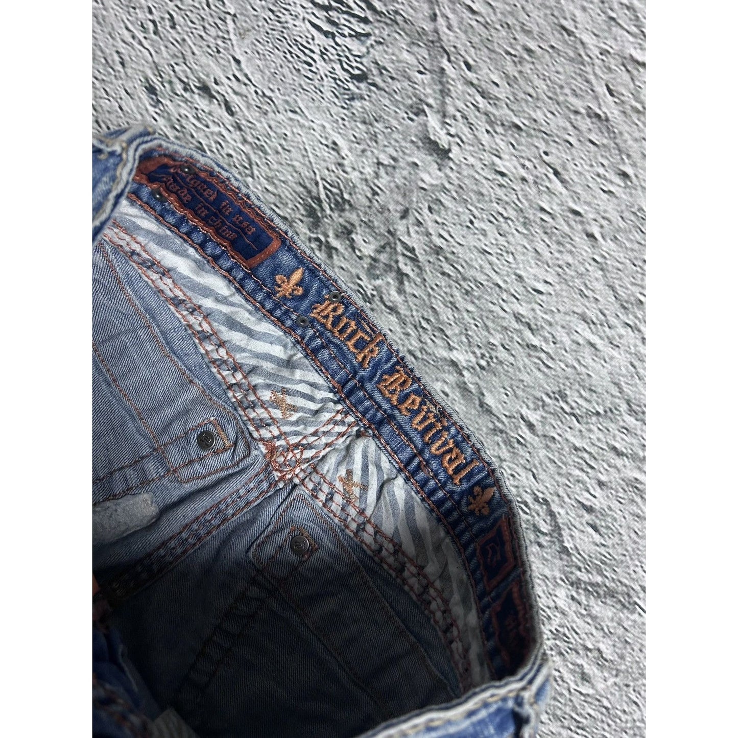Rock Revival vintage light jeans leather patch Y2K flared