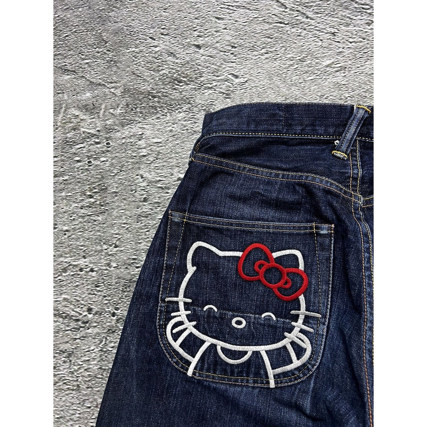 Evisu Hello Kitty jeans vintage selvedge denim Japan RARE