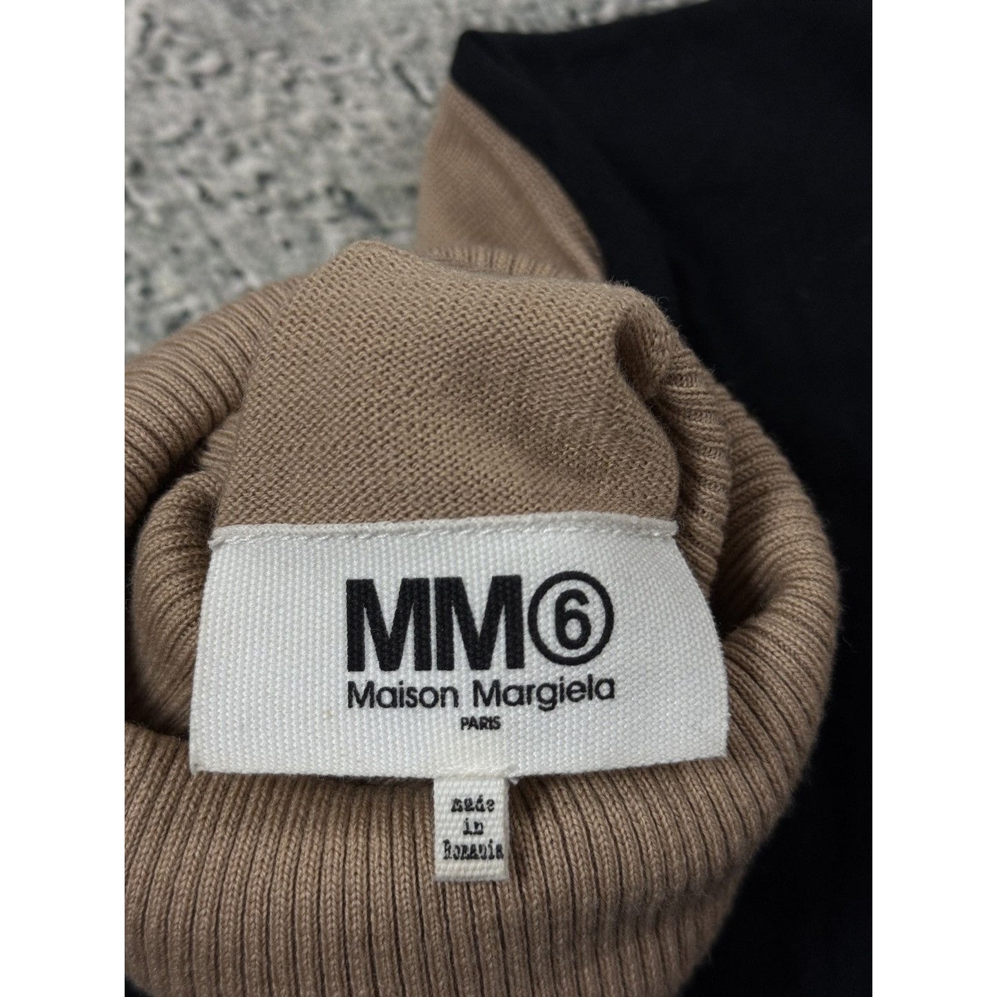 MM6 Maison Margiela Beige/Black turtleneck sweater T-shirt