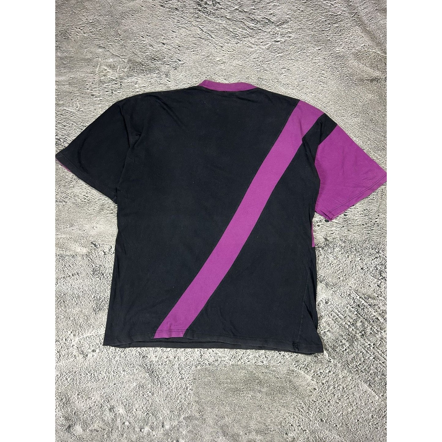 Puma vintage t-shirt 90s purple black big logo