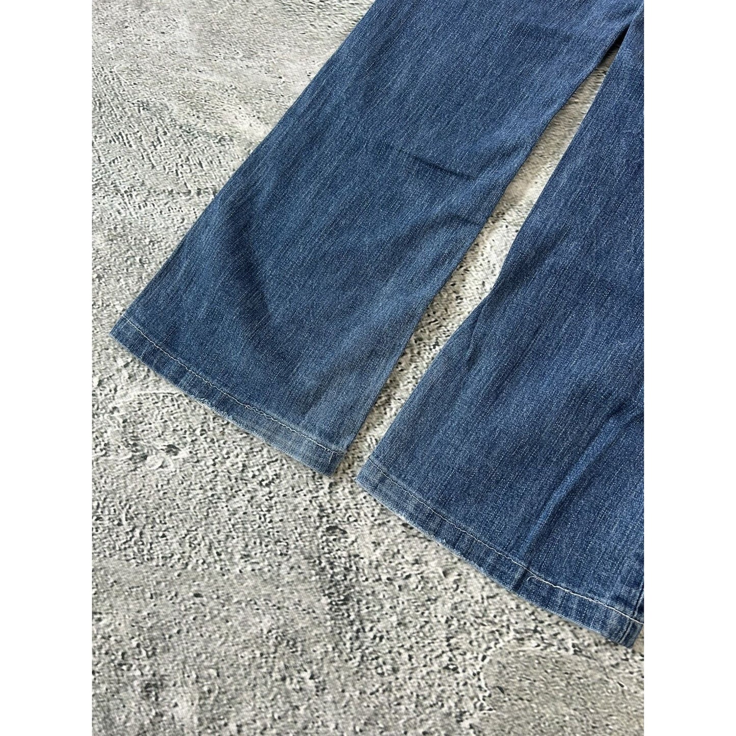 True Religion blue jeans white thick stitching Billy Super T