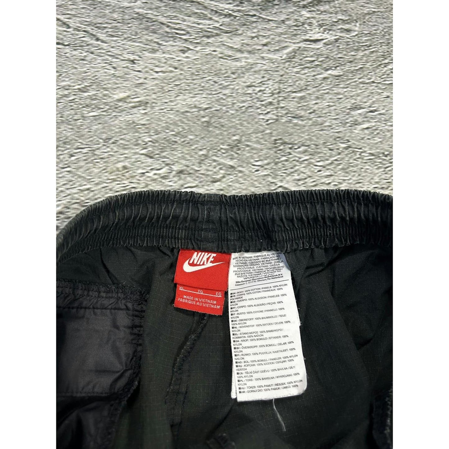 Nike vintage black parachute pants 2000s cargo drill Y2K