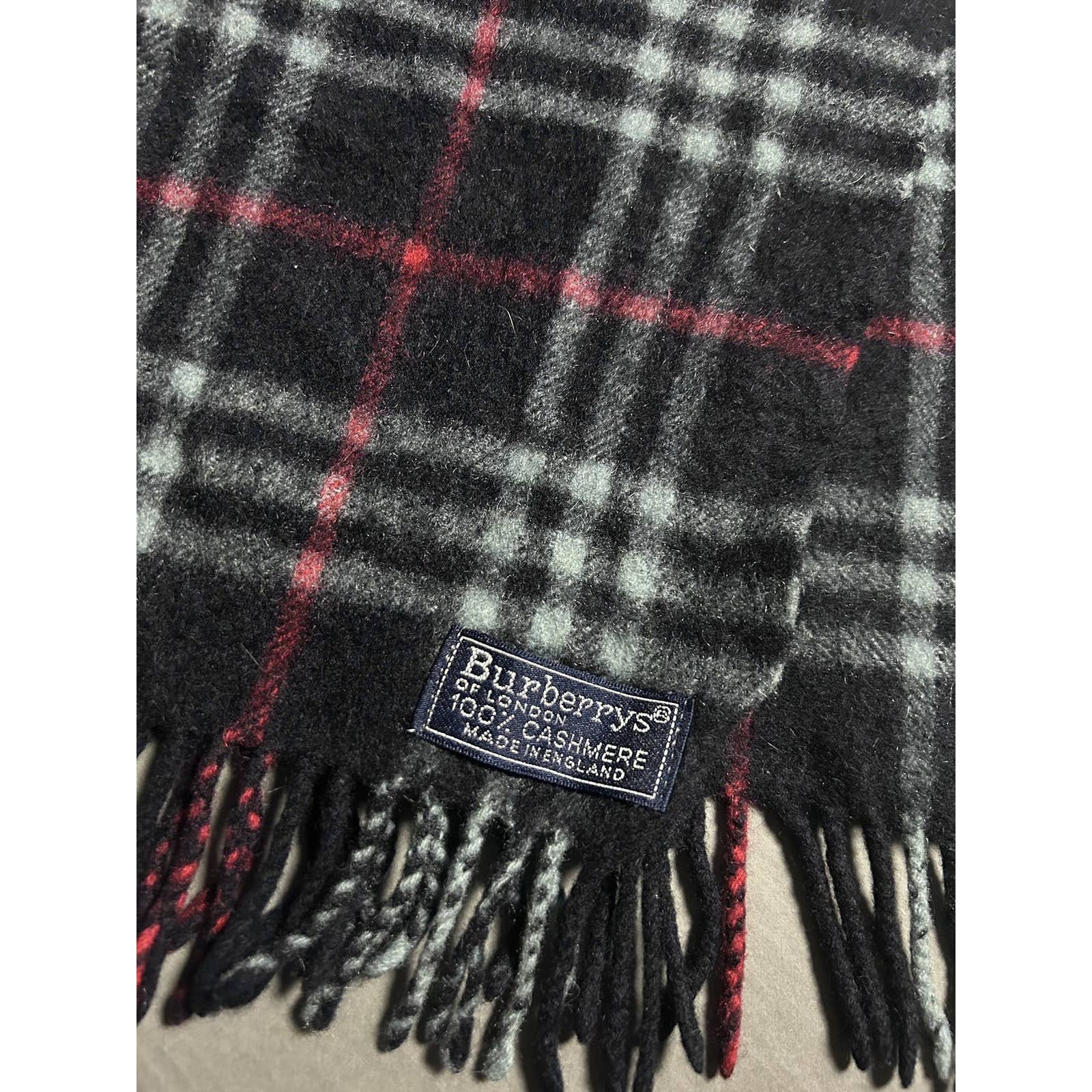 Burberry 100 hotsell cashmere scarf grey