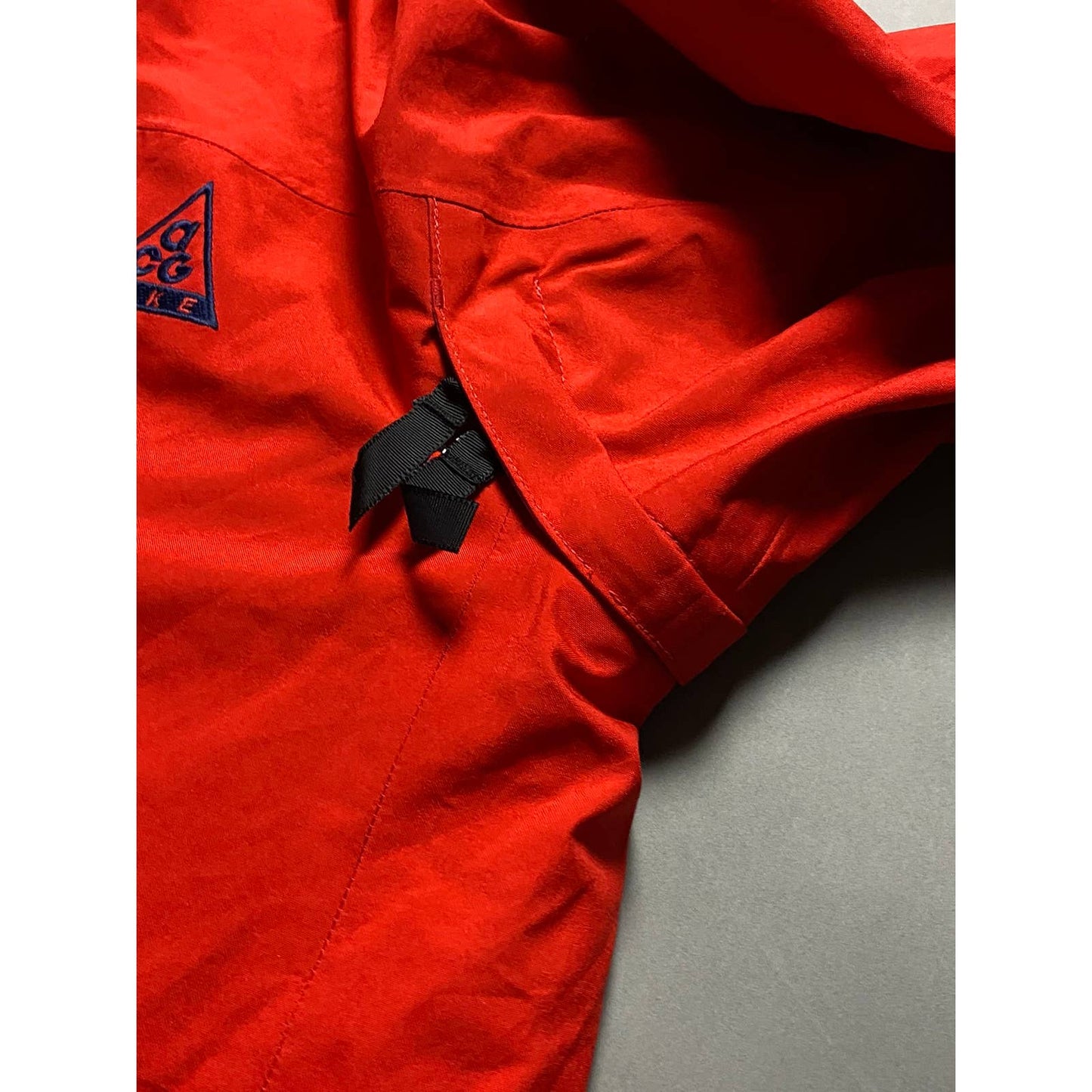 Nike ACG jacket vintage red 2000s windbreaker
