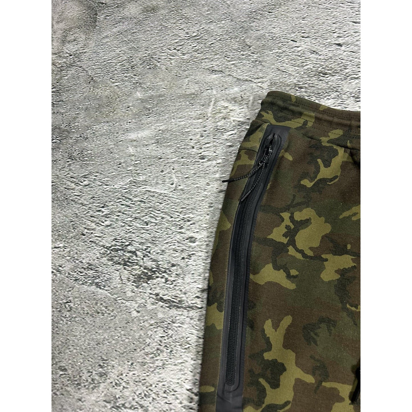 Nike tech fleece camo sweatpants drill khaki green