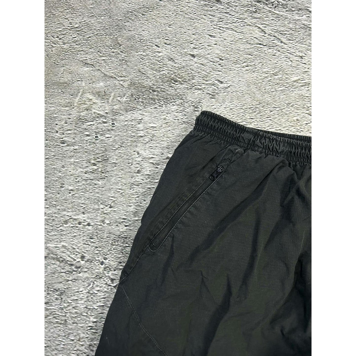 Nike vintage black parachute pants 2000s cargo drill Y2K