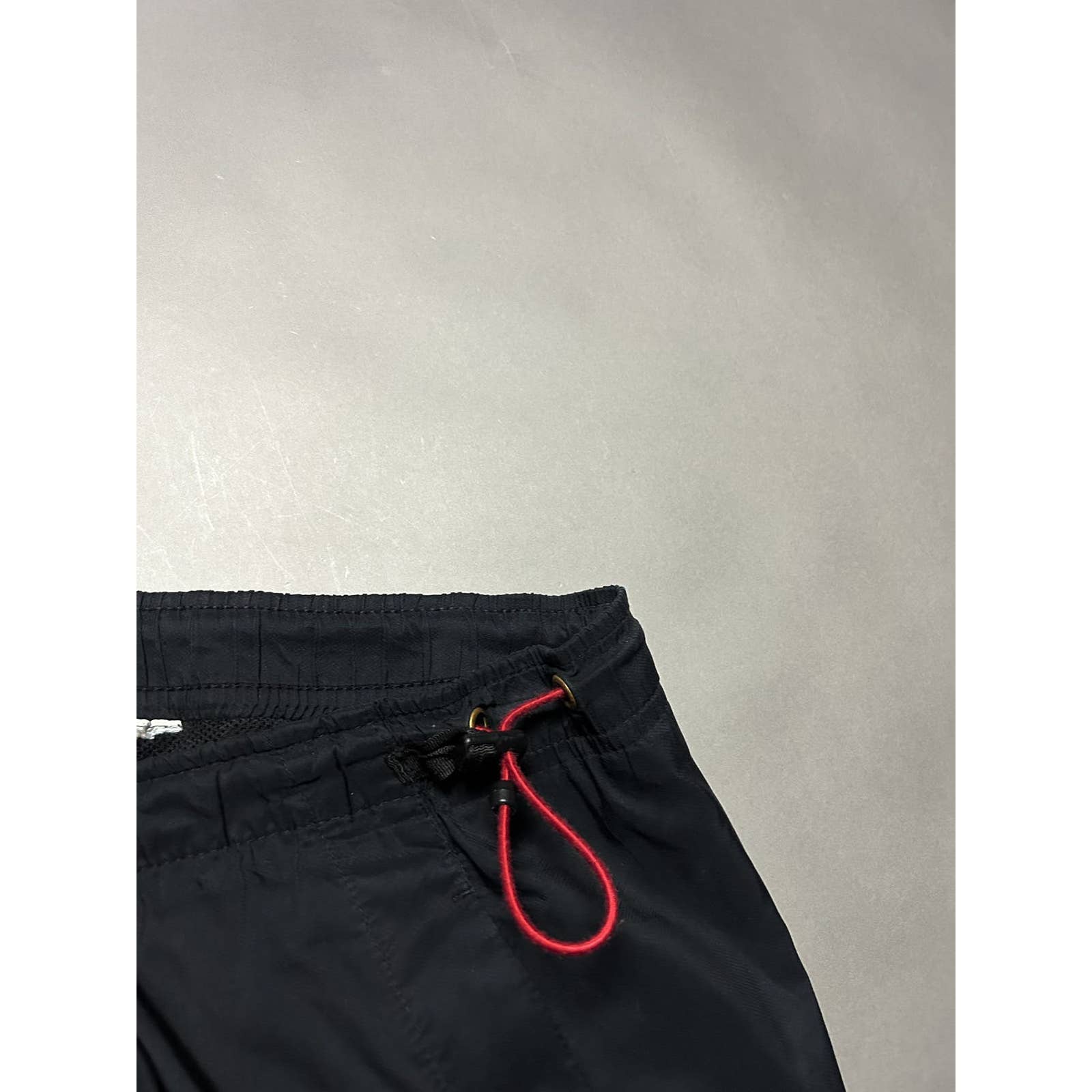 Nike vintage nylon black red track pants cargo parachute AIR – Refitted