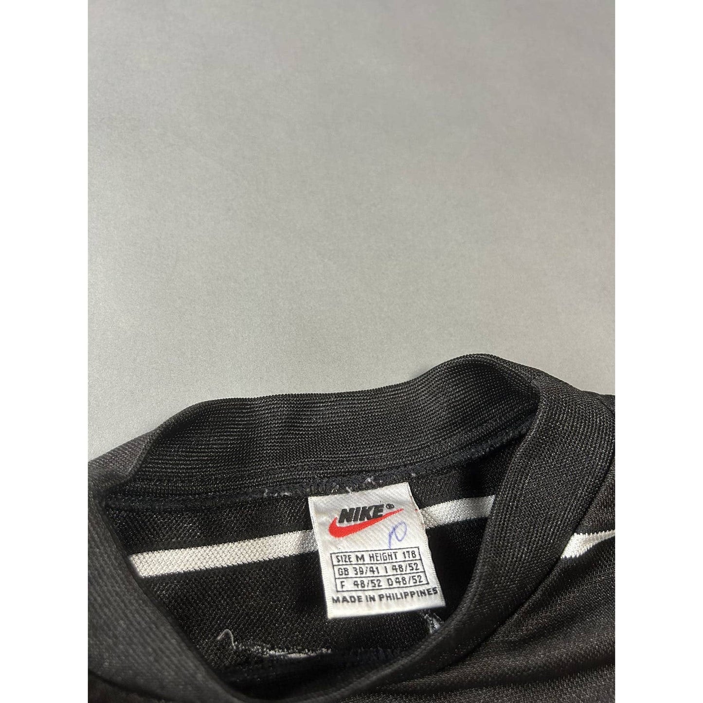 Nike big swoosh striped t-shirt vintage 90s black