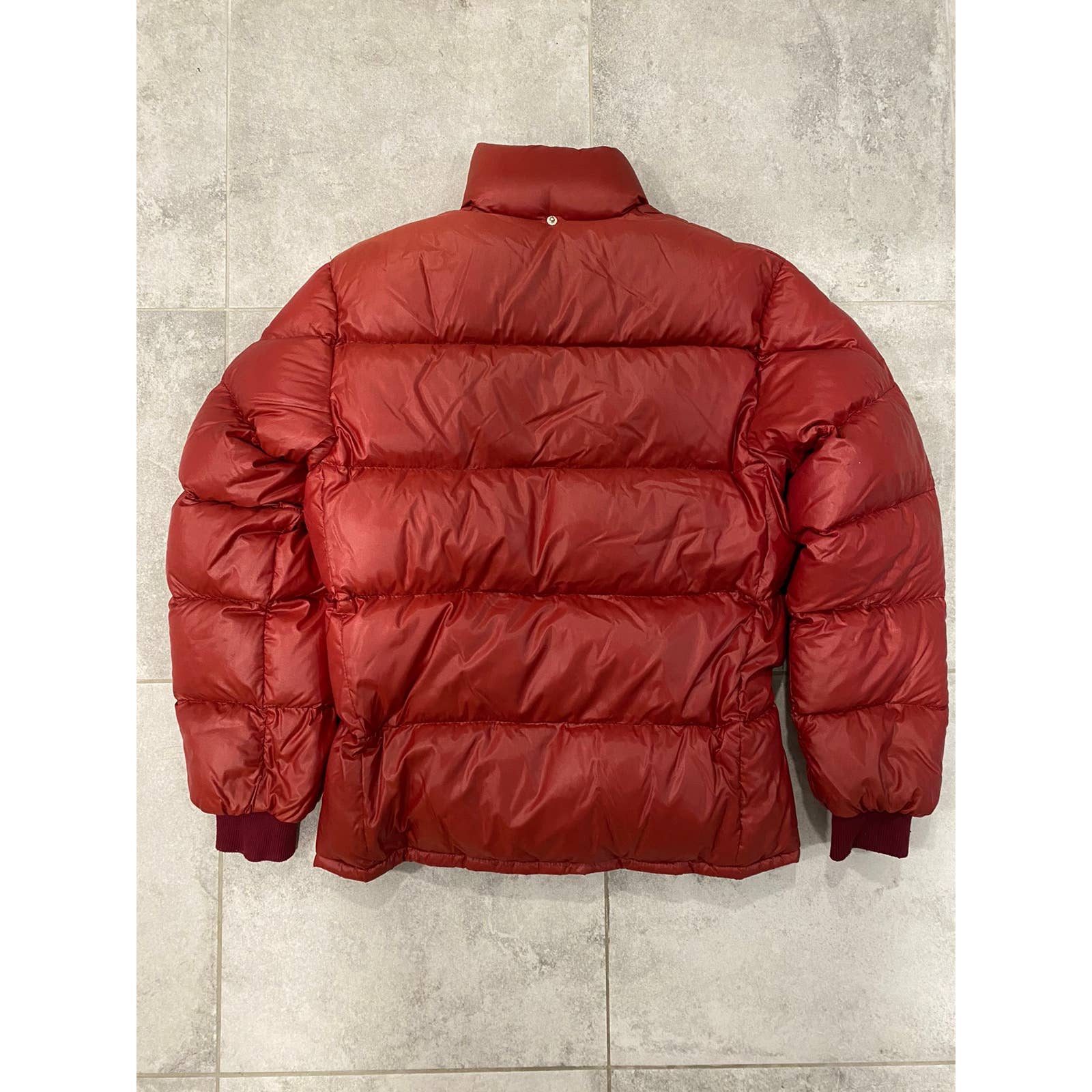 Moncler puffer jacket red best sale