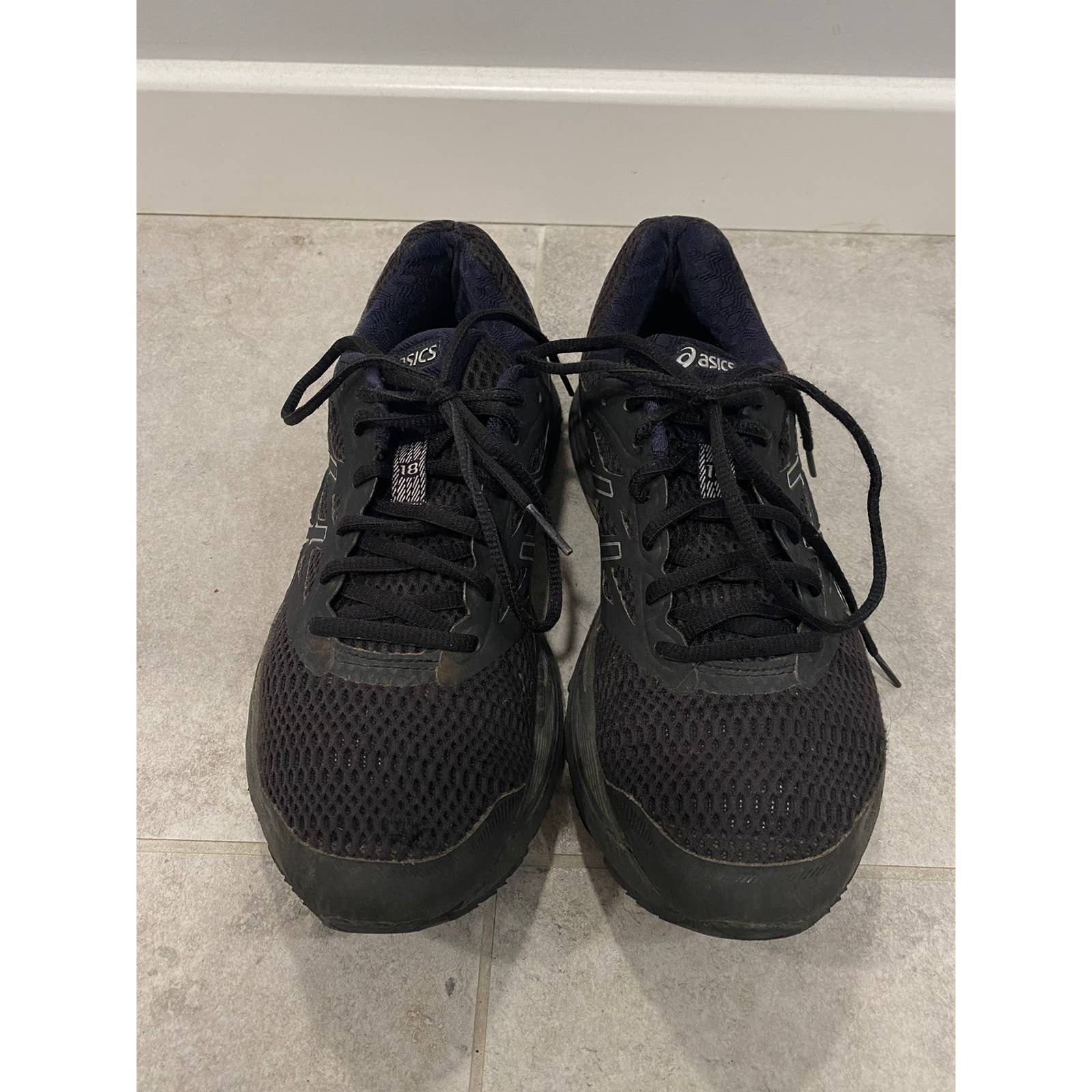 Asics quantum hot sale 18 black