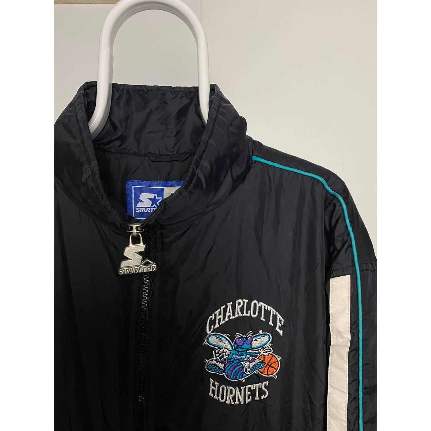 Charlotte Hornets Vintage big logo starter black jacket