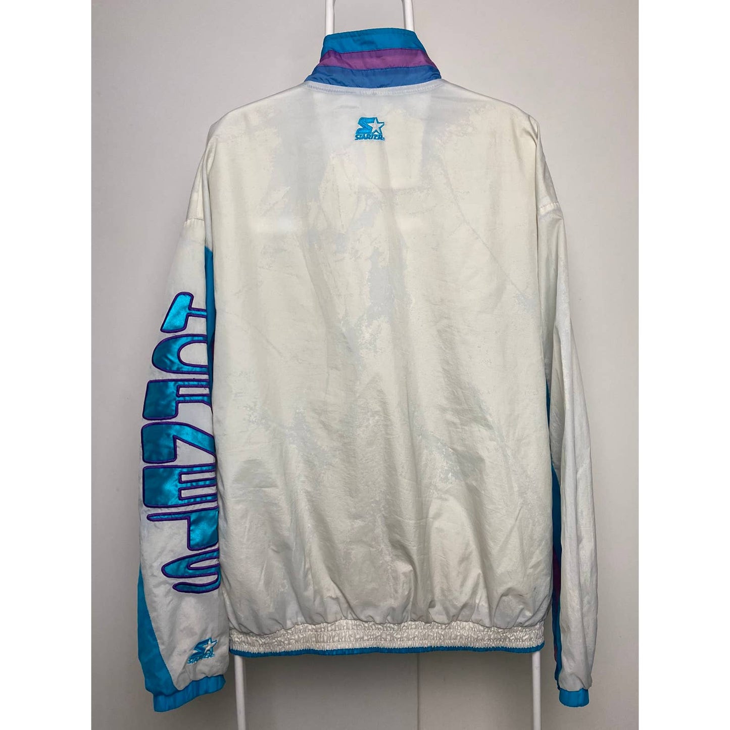 Charlotte Hornets Vintage big logo starter white jacket