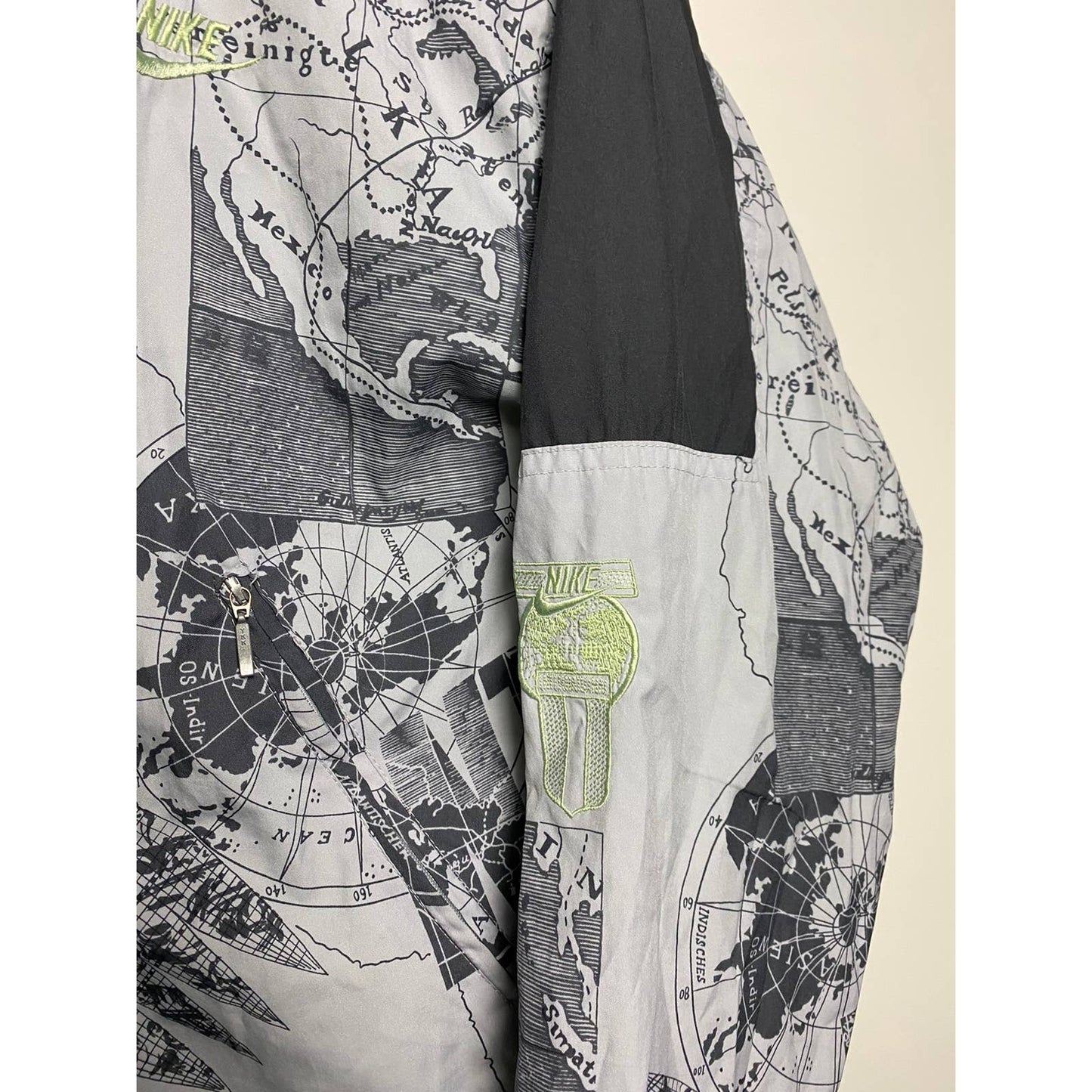 Nike International vintage full print windbreaker grey 90s